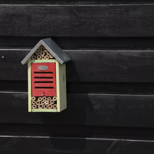 Rovarhotel tisztító, cink tetővel, 18 x 29 cm, csomag, 8 db